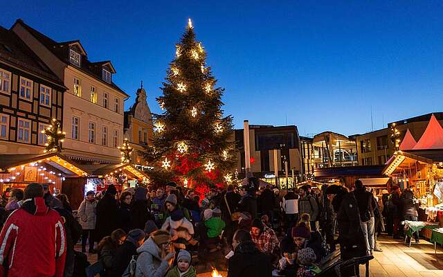 Blick über Weihnachtsmarkt Eberswalde
