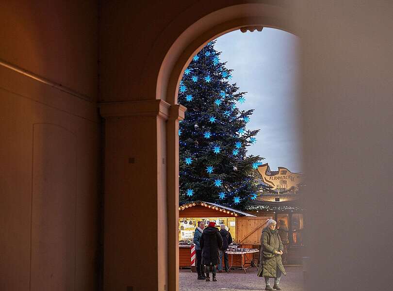 Weihnachtsmarkt Blauer Lichterglanz in Potsdam neu