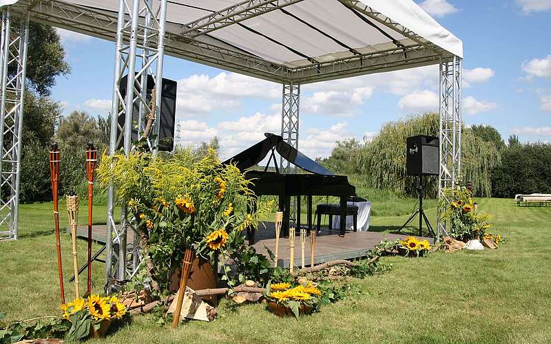 Open-Air-Bühne in Päwesin